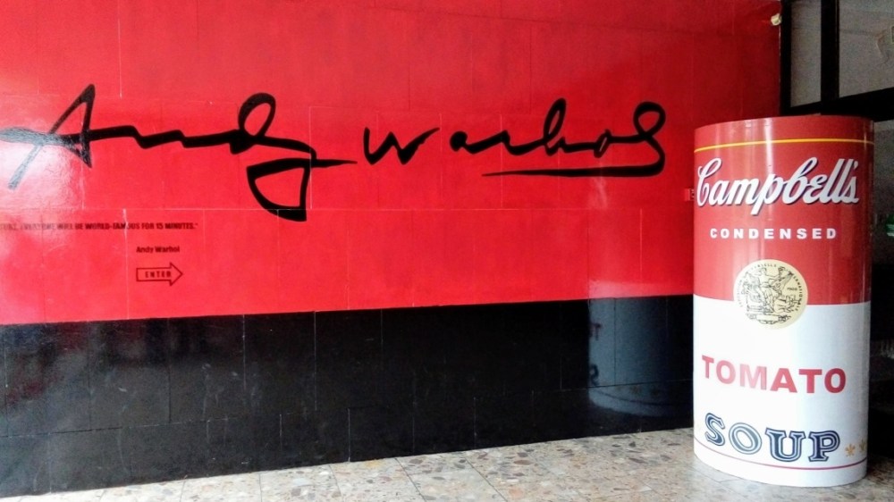 A világ első Andy Warhol múzeuma Mezőlaborcon, Kelet-Szlovákiában